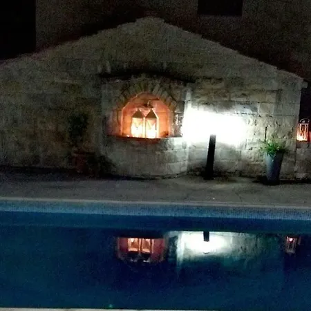 Vilă Estian Cyprus Villas