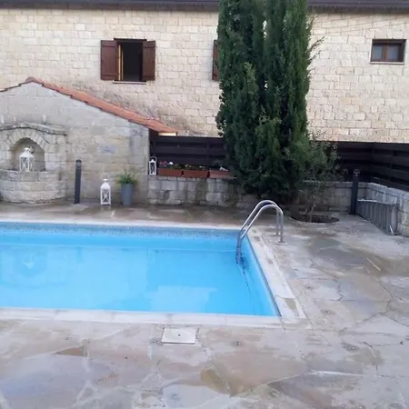 Vilă Estian Cyprus Villas *